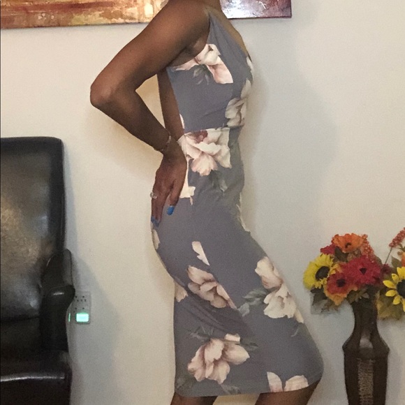 Fashion Nova Dress - Picture 3 of 6